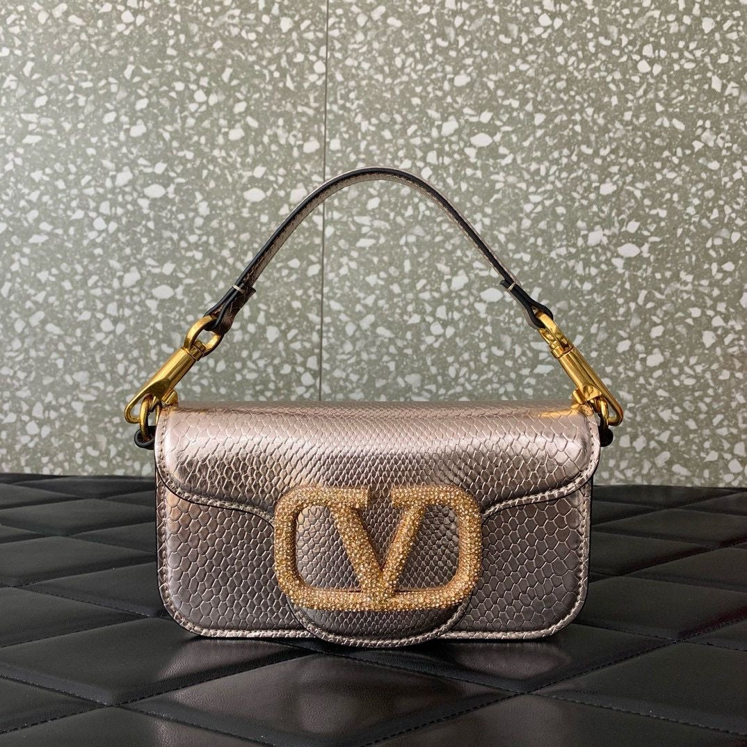 Valentino bags colors