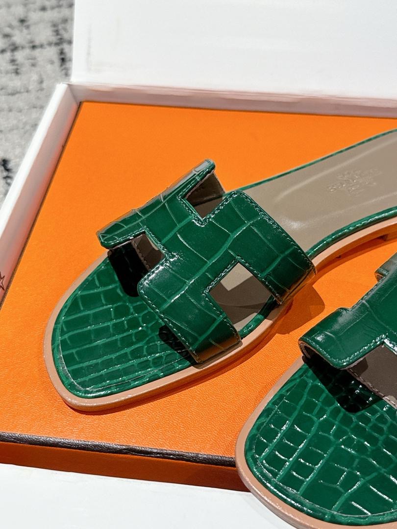 Female footwear collection