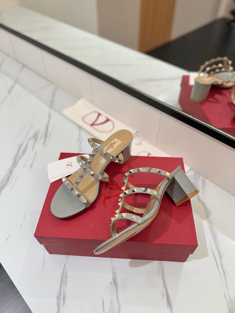 Female footwear collection