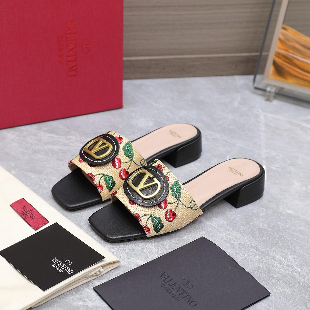 Female footwear collection