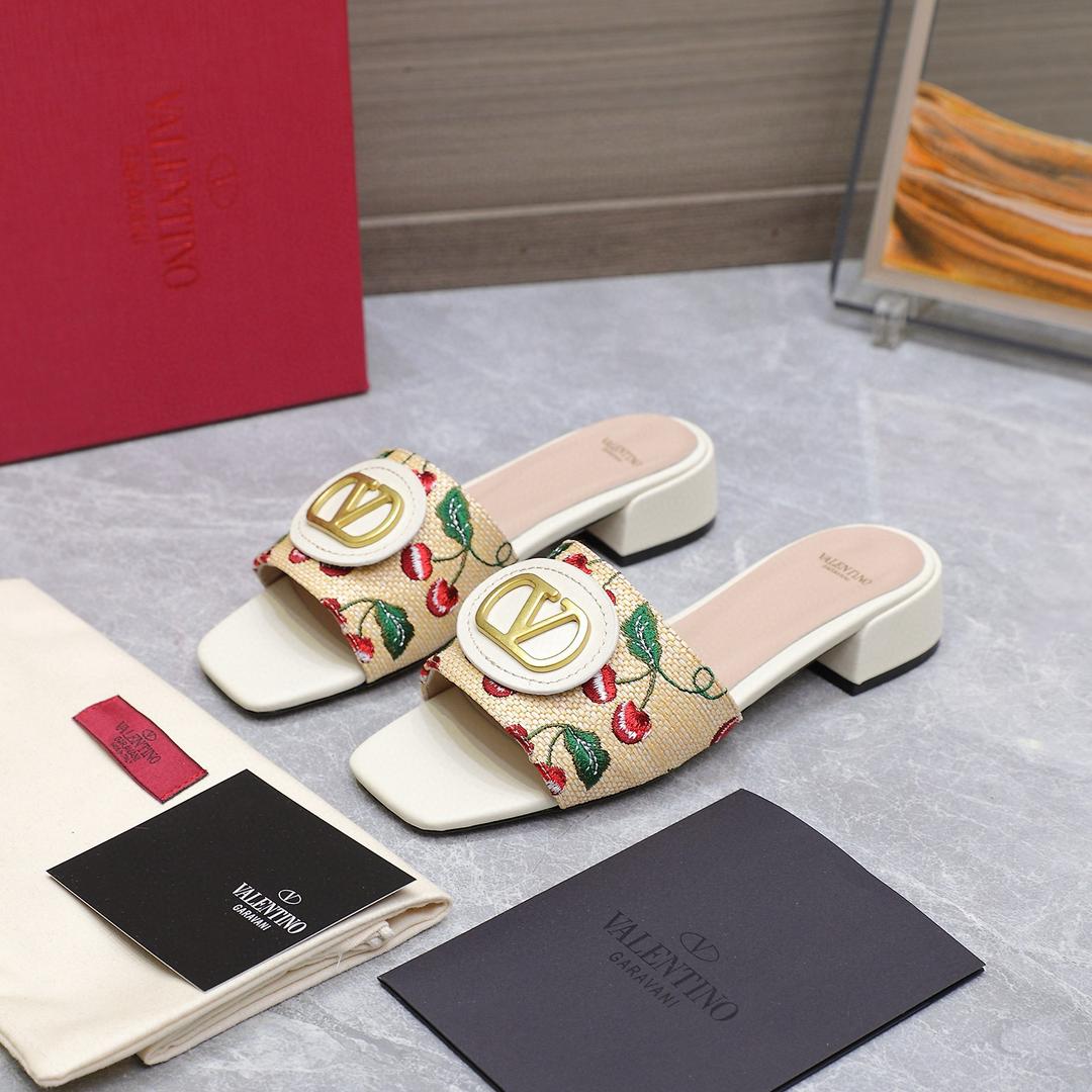 Female footwear collection