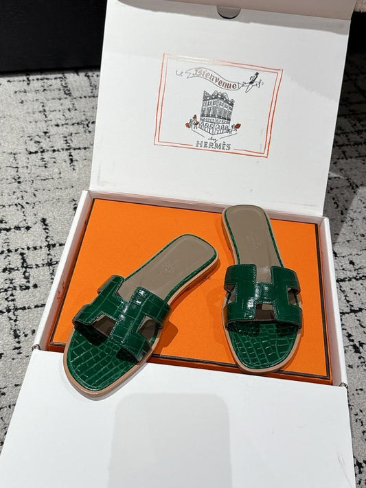 Female footwear collection