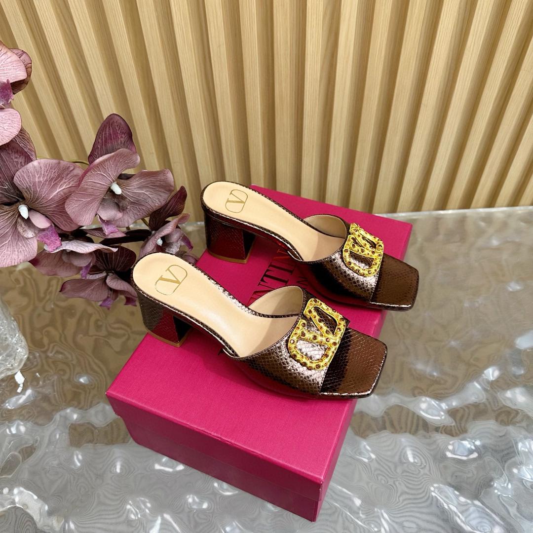 Female footwear collection