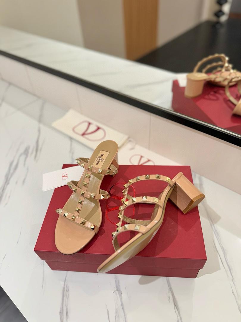 Female footwear collection