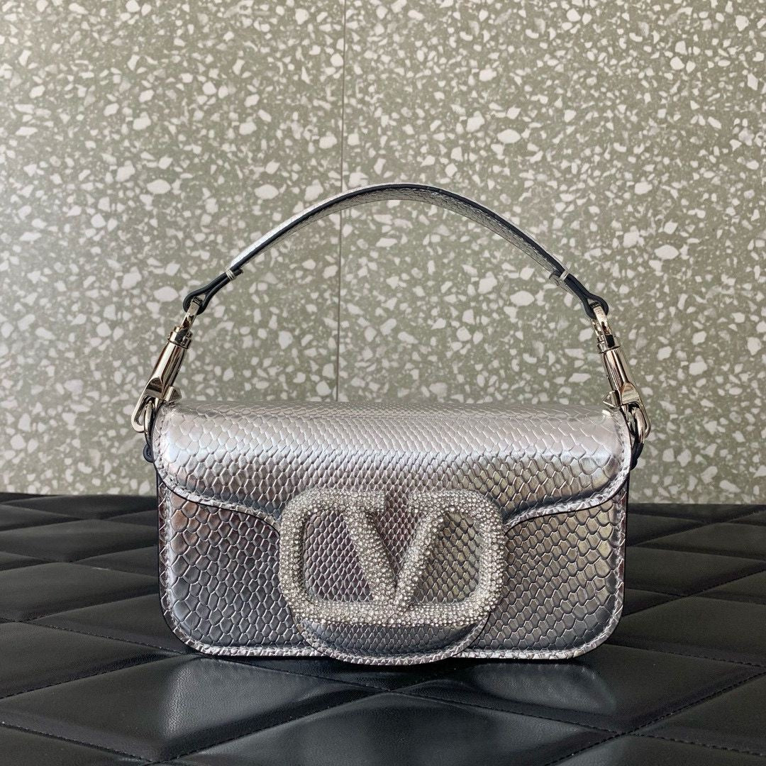 Valentino bags colors